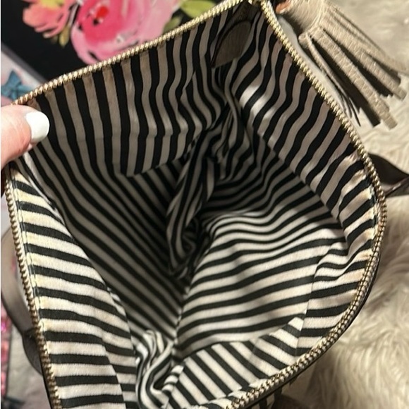 EUC Kate Spade pebbled leather fold over handbag - Picture 3 of 6